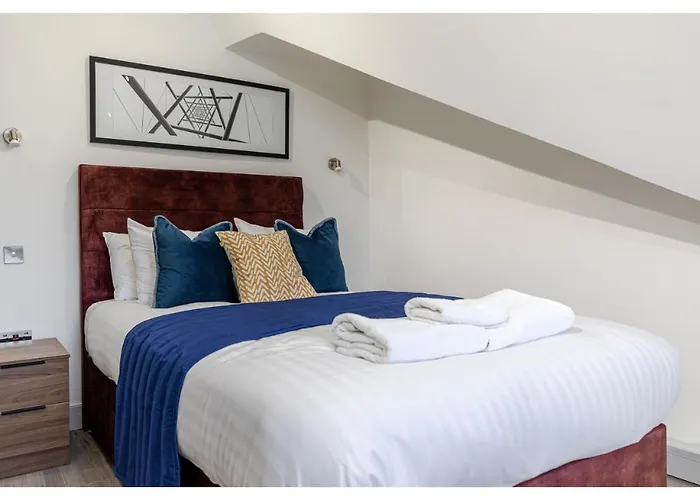Cozy And Stylish 2 Bedroom Flat In Greater London