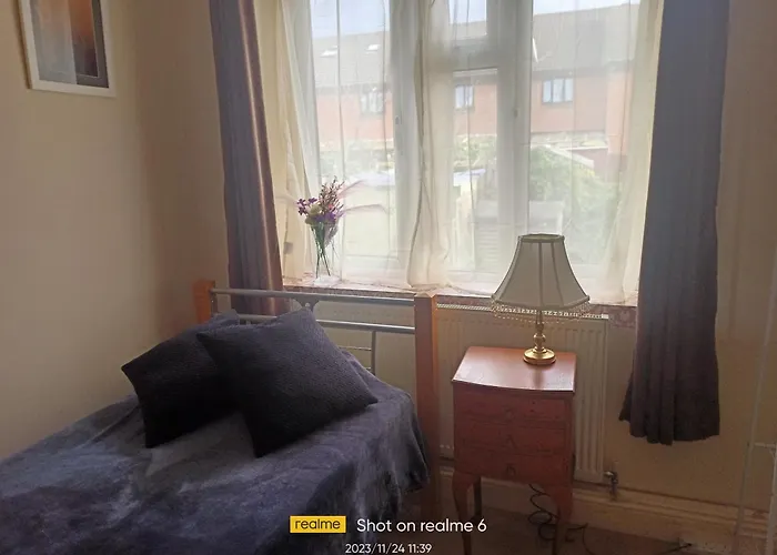 Goldy\'S Place In E17