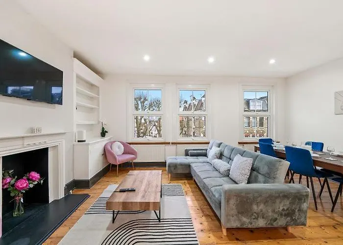 Stylish Apartment In Fulham Zone 2 With Private Roof Terrace