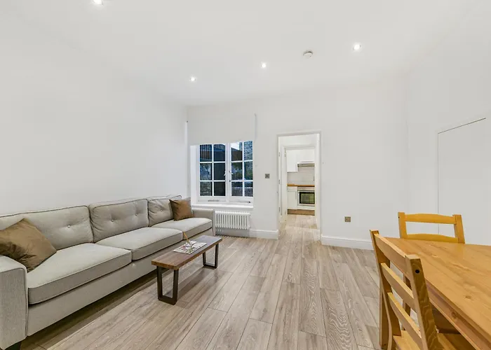 The Knightsbridge Deluxe Apart
