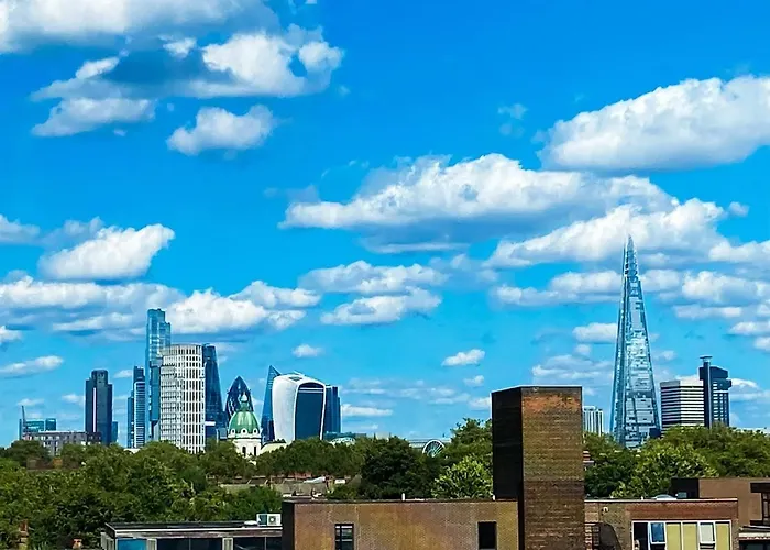 Spacious Room With City Skyline Views Close To London Eye
