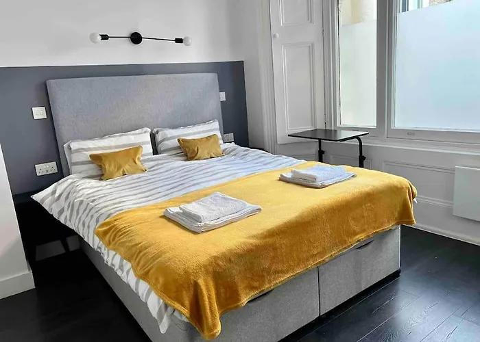Small Studio In Notting Hill