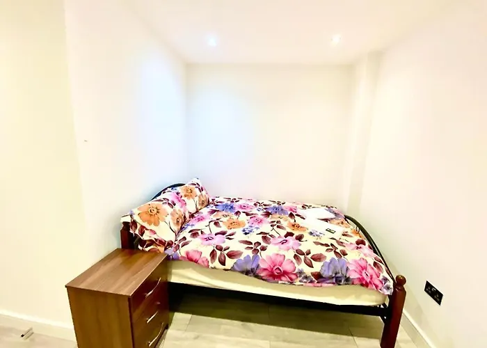 Comfortable One Bedroom Flat With Free Car Park In London