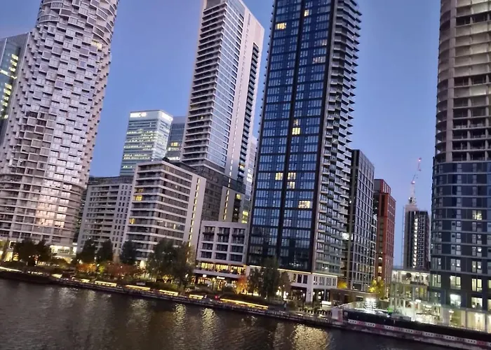 Canary Wharf View Apartments