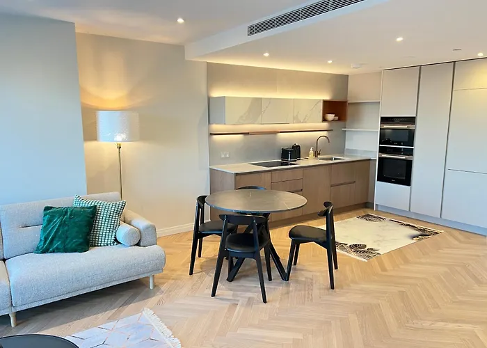 2 Bedroom Modern Family Flat-Apartment Fulham London