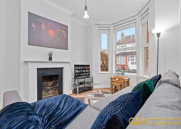 3 Bed Home In Forest Gate - Waltham Forest