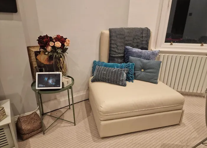Quintessentially \'London\' Flat