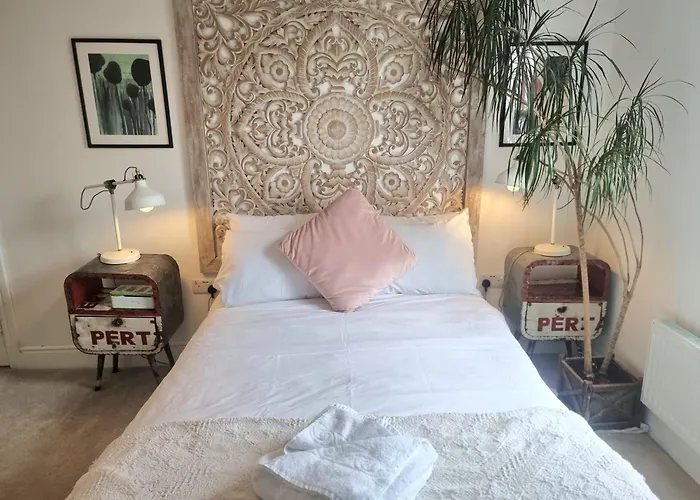 Stylish 2-Bed Flat, Quick Access To London Sights
