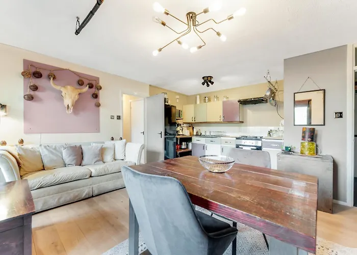 Pass The Keys - Modern Flat In North Central London
