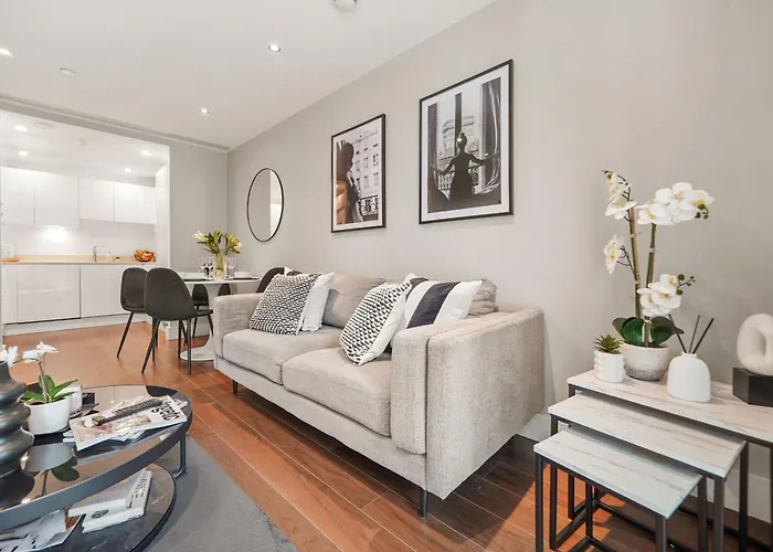 Luxury 1 Bed Flat, Minutes From Canary Wharf And South Quay Station