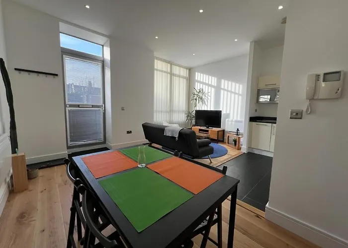 Delightful & Spacious Flat In London - Peckham