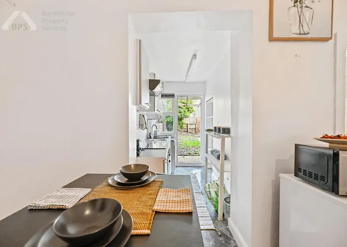 Cosy Tottenham Apartment Sleeps 4