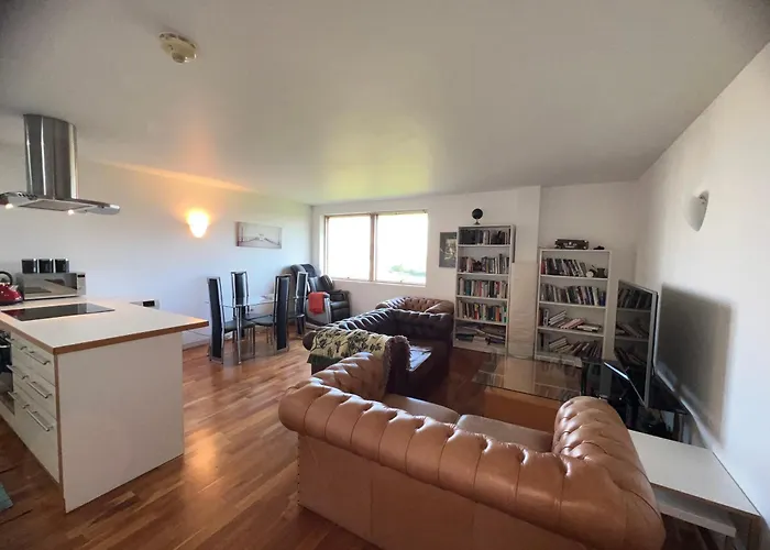 2 Bed 2 Bath Luxury Apartment In Central London