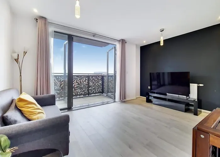 Modern 1 Bedroom Canning Town Apartment
