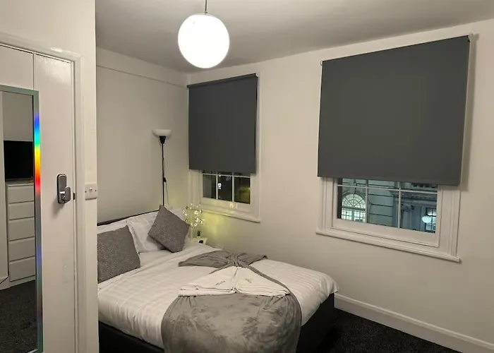 Room 4 • Double Bed In King\'S Cross