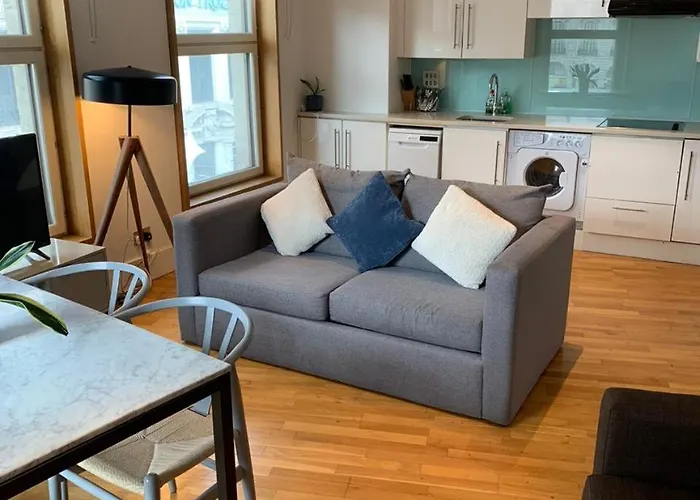 High Apartment In St James Piccadilly Cov10