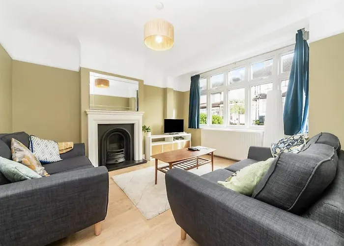 Pass The Keys Spacious Family Home In London