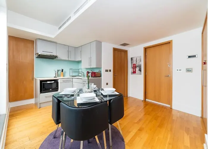 Piccadilly Circus-West End Central London Studio Apartment