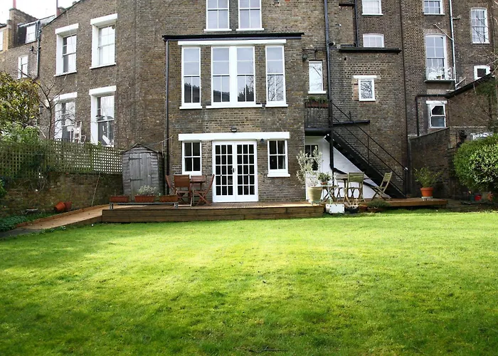Garden Flat In A Quiet Camden Spot
