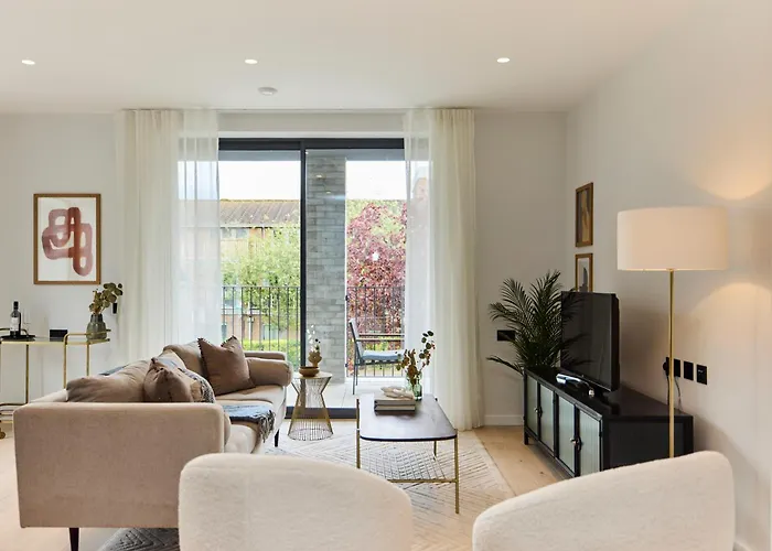 The Brondesbury Escape - Cosy 1Bdr Flat With Balcony & Parking