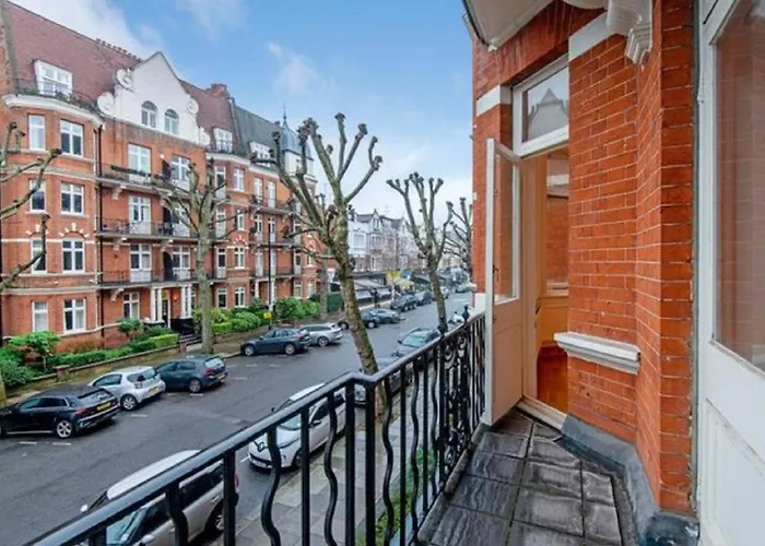 Hyde Park, Oxford Street, Paddington, Beautiful 3 Bedrooms,Balcony, 2 Bath, Mansion Block, Maida Vale, W9 Nw8 Lords Cricket