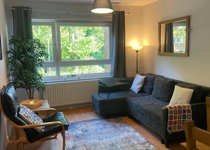 Cosy Flat For 4, Family Friendly, Private Parking, Close To Central London