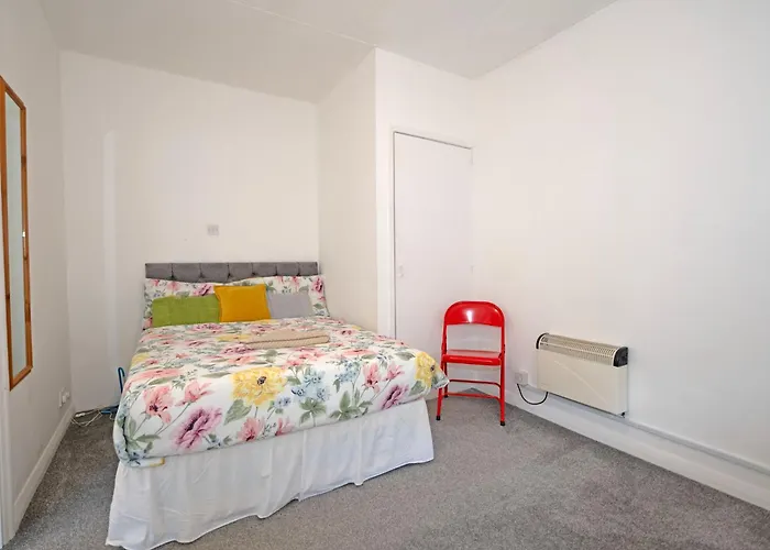 Flat In Clapham Budget Friendly Stay