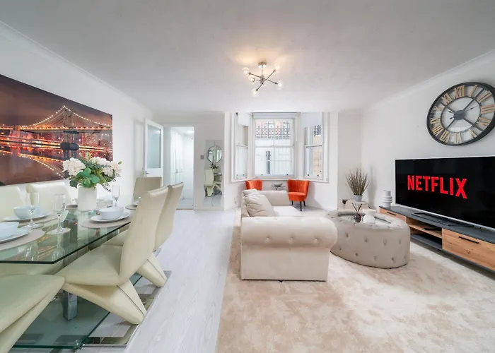 Cosy 2 Bedroom Chelsea Apartment With Private Terrace
