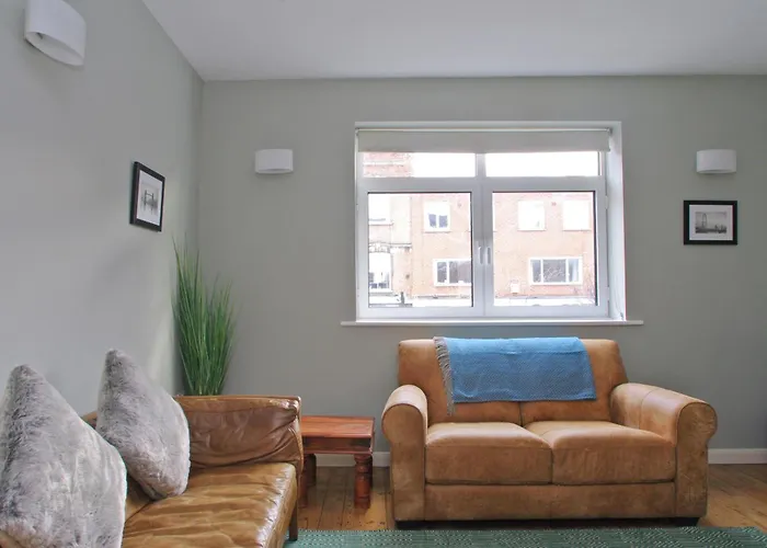 Comfortable Waterloo Home Near Thames