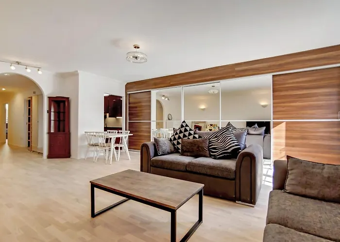 South Kensington - Point West Residences