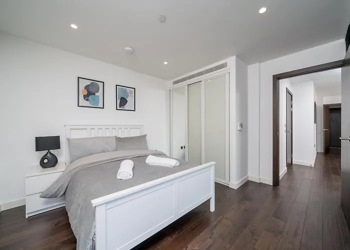 Luxury 1 Bed Apartment In Tower Hill