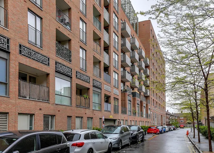 The Quarters - Pioneer Apartment
