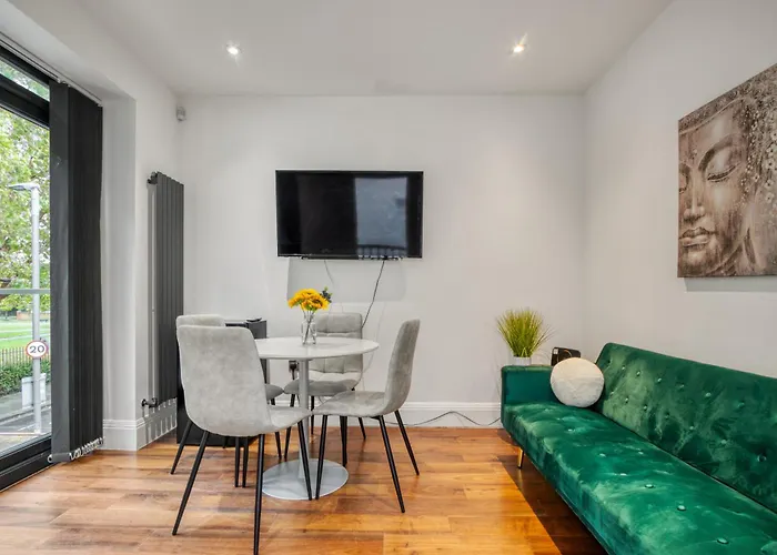 Sleek Modern Wimbledon Home