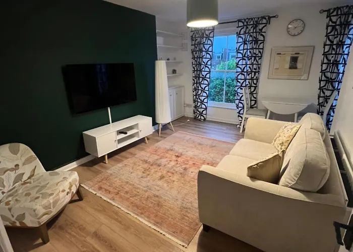 Stylish Warwick Avenue Escape Near Little Venice