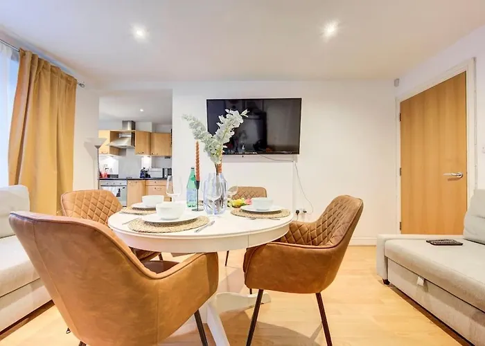 Tower Bridge Apartment
