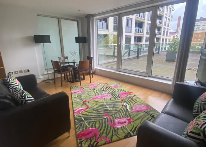 Desirable, Fashionable 2Bed Flat In Chelsea