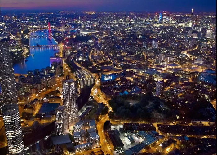 Heart Of Central London Panoramic View 2 Bedroom Designer Luxury Apartment - Pool And Gym Access