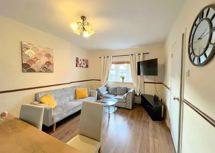 London Central Acton House