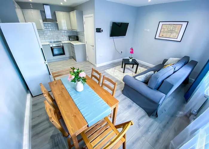 Modern 1-Bedroom Flat, 5 Guest, London - F2