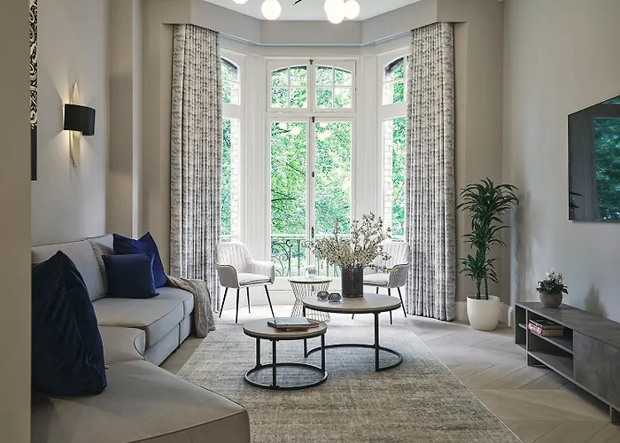 Prime Chelsea Apartment