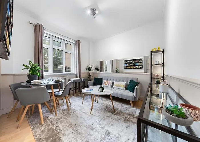 Brand New 3 Bedroom Flat In Central London