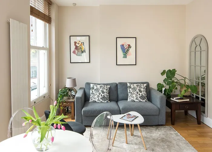 Chic 2-Bedroom Apartment On The Kings Road, Chelsea