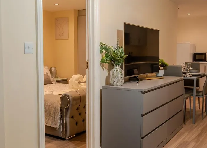 Cosy 1 Bedroom Basement Apartment With Private Patio Area