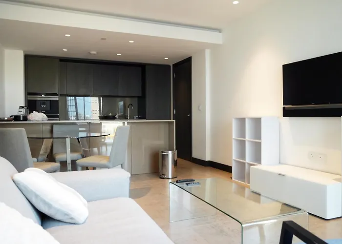 Central London 1-Bed Flat With River Thames Views And Winter Garden