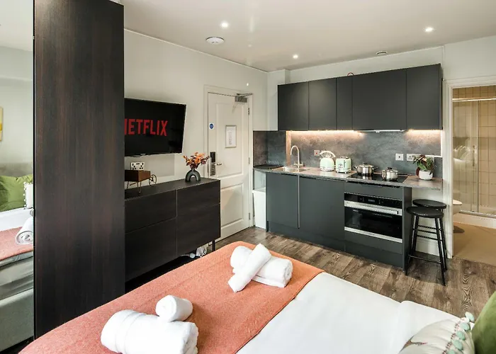 Hyde Park Studios By Sleepy