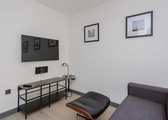 Stylish 1 Bedroom Apartment In Holborn In A Great Location