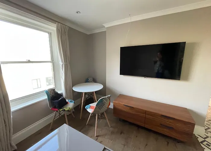 Spacious & Pristine 2Bd Flat - Balham