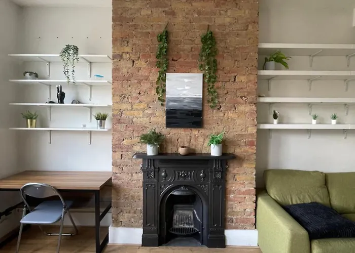 Stylish 1Bd Flat With Private Terrace - Kilburn