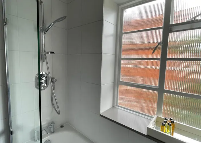 Beautifully Decorated 1Bd Oasis - Earl\'S Court!