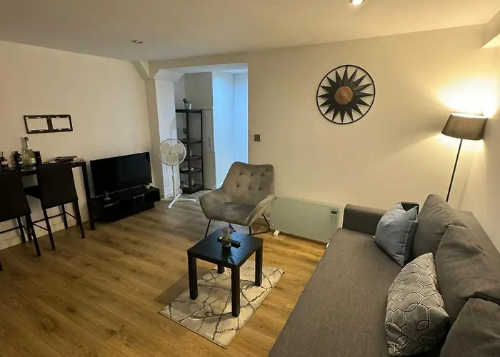 Cozy Two Bedroom Apartment Sleeps 6 Near Camden Market Hw10